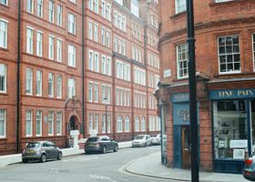 City of needles: a walking tour of London tattoo shops